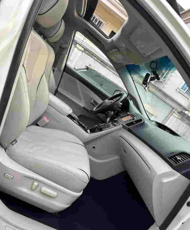 Thumbnail 4 of 2010 Toyota Venza